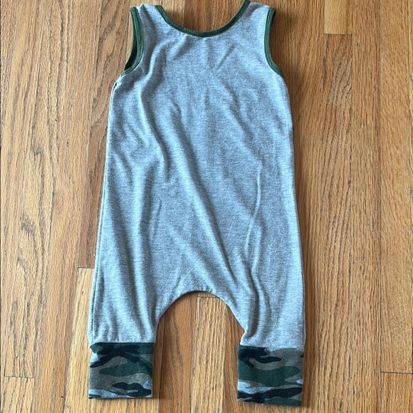 RAGS Gray Baby Romper with Green Camo Trim - Picture 4 of 4